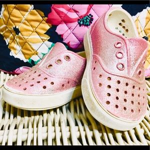 Native Girls Glitter Jefferson’s size 6